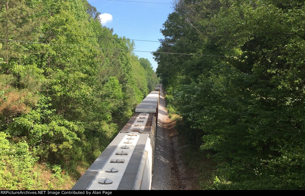 CSX 865 leads NB